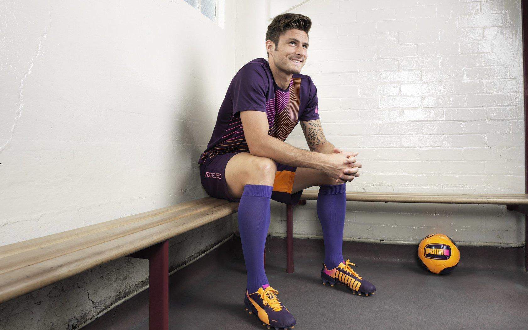 阿圭罗谈阿尔瓦雷斯,无需揣测未来,此刻应珍惜他在马竞的闪耀时光