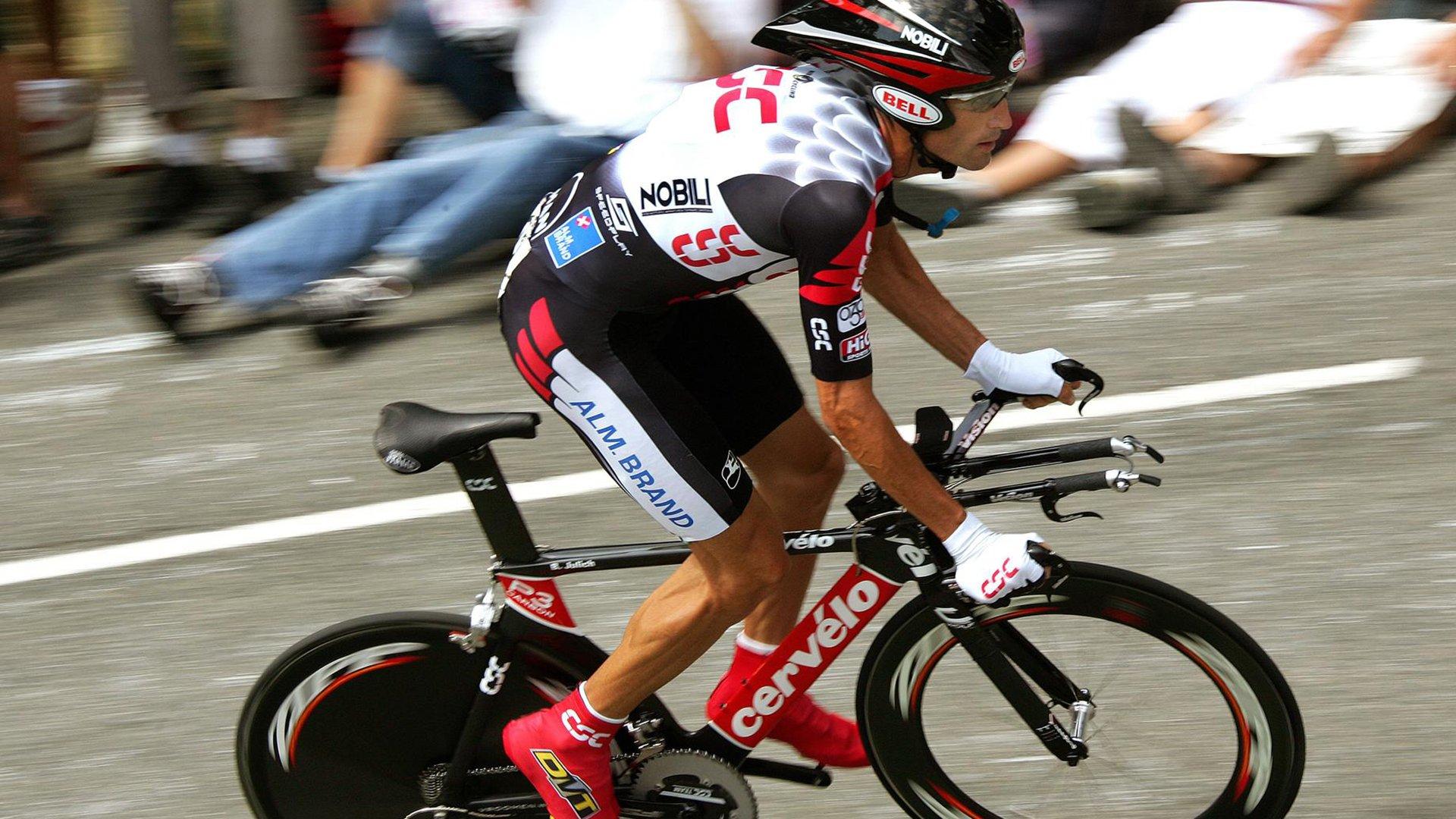 加比亚誓言赛季冲刺全力以赴，这件球衣的重量要求我们做到最好